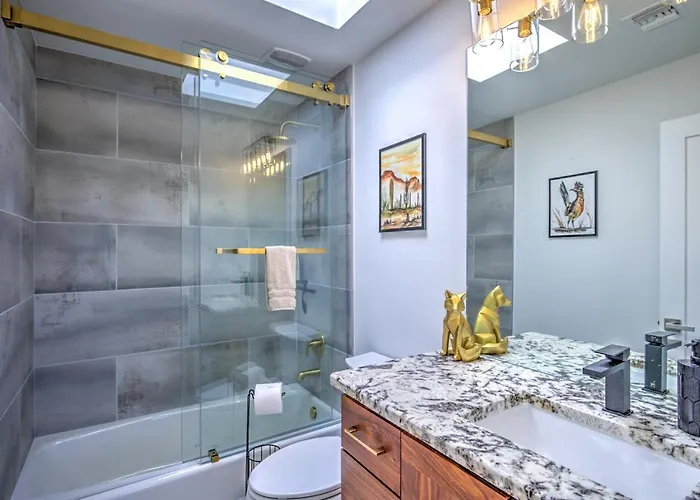 Charming Vacation Rental: 2 Mi To Downtown *