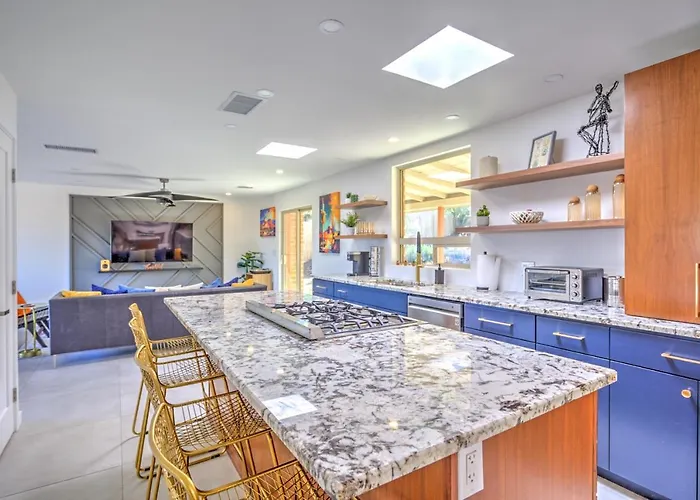 Charming Vacation Rental: 2 Mi To Downtown *